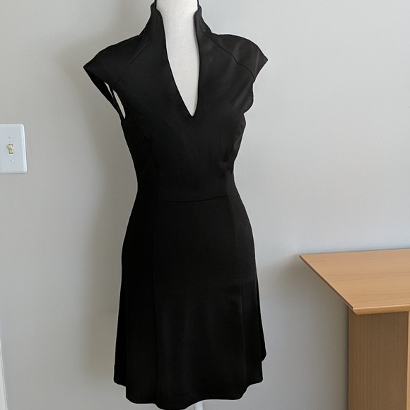 NWOT Alexia Admor Solid V-Neck Cap-Sleeve Dress - Picture 3 of 10